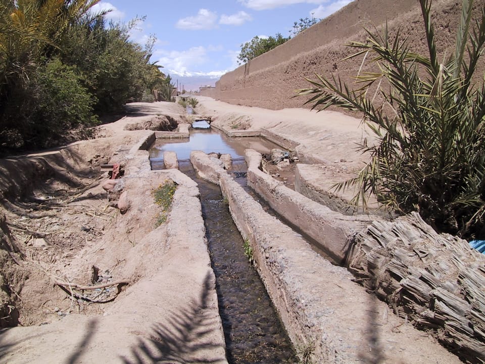 seguia irrigation channels through dessert